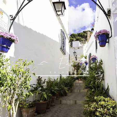 Enjoy2rent Charcones En Pueblo * Mijas